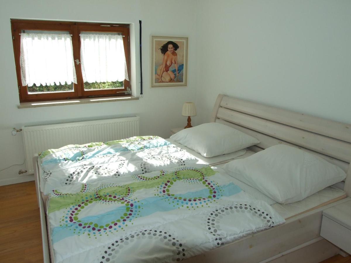 Ferienwohnung Haus Edeltraud Im Suedschwarzwald, Grosse, Helle, Ruhige Souterrain-Whg, Hunde Geeignet, Mit 2 Fahrraedern, 3 Baeckereien Mit Fruehstueck, 2 Lebensmittel-, 1 Italien-Pastalaeden, Kontakt Peter Heubueschl Aus Loerrach ไรน์เฟลเดิน ภายนอก รูปภาพ