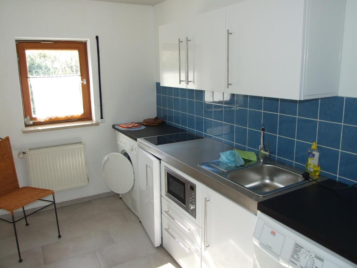 Ferienwohnung Haus Edeltraud Im Suedschwarzwald, Grosse, Helle, Ruhige Souterrain-Whg, Hunde Geeignet, Mit 2 Fahrraedern, 3 Baeckereien Mit Fruehstueck, 2 Lebensmittel-, 1 Italien-Pastalaeden, Kontakt Peter Heubueschl Aus Loerrach ไรน์เฟลเดิน ภายนอก รูปภาพ